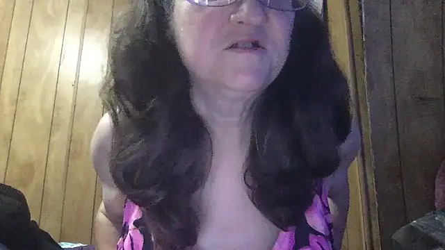 Snapshot of milfmichelle69 chatting on 06/01/26, 11:45 milfmichelle69 online show from 06/01/26, 11:45