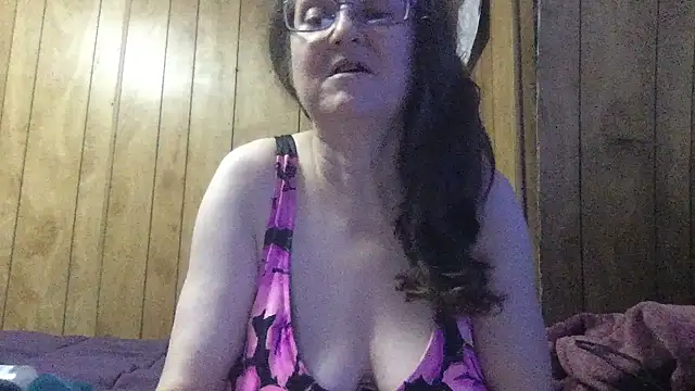 Snapshot of milfmichelle69 chatting on 06/06/26, 02:16 milfmichelle69 online show from 06/06/26, 02:16