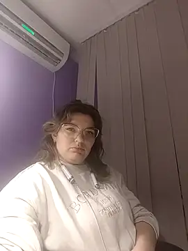 Snapshot of Angelika_l chatting on 03/13/26, 06:09 Angelika l online show from 03/13/26, 06:09