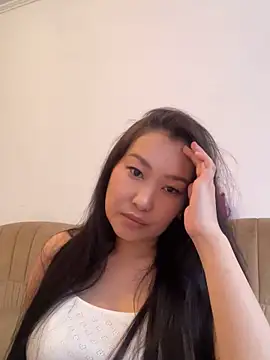 yumiXO online show from 03/17/26, 08:28