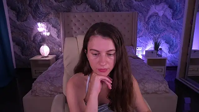 LittleJulii online show from 07/28/26, 07:39