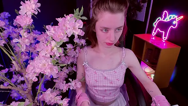 Pretty Victoria online show from 04/20/26, 06:16