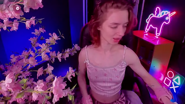 Pretty Victoria online show from 04/22/26, 11:12