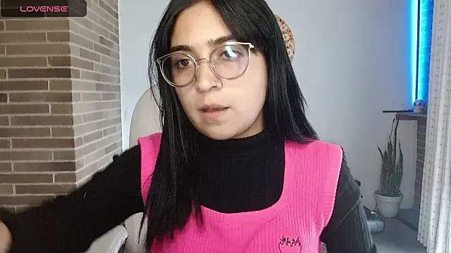 sweet-little online show from 03/17/26, 08:34