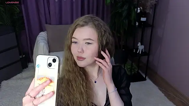 BlondeLina online show from 04/26/26, 04:54