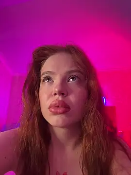 RedheadQueen  online show from 04/04/26, 01:30