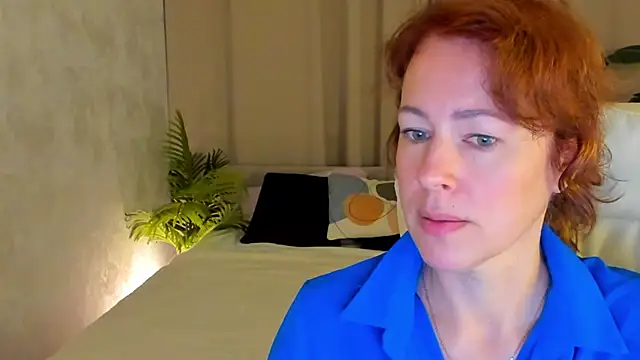 Snapshot of LeticiaRomano chatting on 06/10/26, 04:01 LeticiaRomano online show from 06/10/26, 04:01