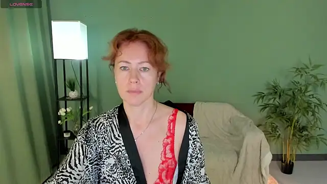 LeticiaRomano online show from 07/07/26, 07:23