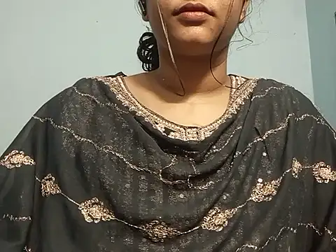 Emma 4433 online show from 04/17/26, 05:49