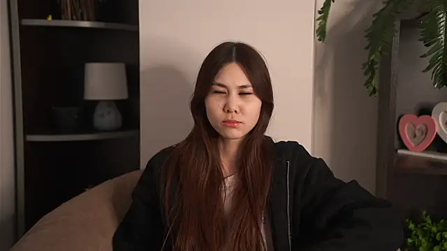 ShareeLavertue online show from 03/11/26, 05:57