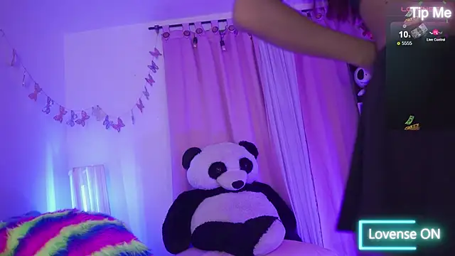 nahomy 2308 online show from 04/22/26, 12:28