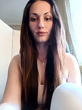 LunaCrystall online show from 05/07/26, 04:01