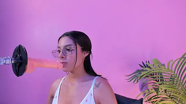 Lia owenss online show from 04/12/26, 06:57