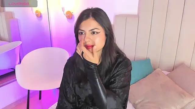 Snapshot of Zoee_Kravitz chatting on 03/12/26, 08:48 Zoee Kravitz online show from 03/12/26, 08:48