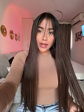 SaraValentina11 online show from 03/25/26, 04:24