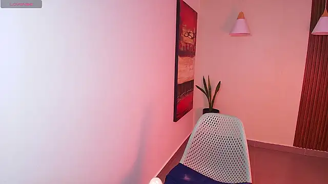 Astrid Black online show from 03/10/26, 08:14