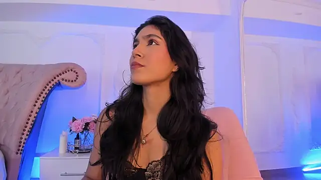 LucianaBlanco  online show from 04/11/26, 08:35