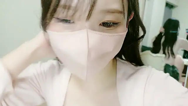 Snapshot of himachan_v chatting on 04/26/26, 11:08 himachan v online show from 04/26/26, 11:08