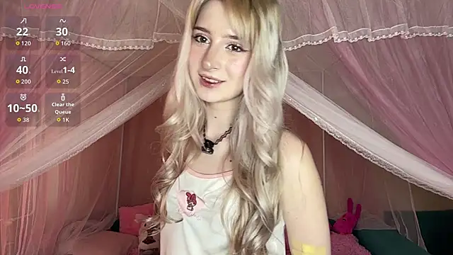 OnlyEva1 online show from 05/05/26, 07:38
