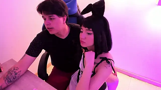 Melody and Max online show from 04/03/26, 03:37