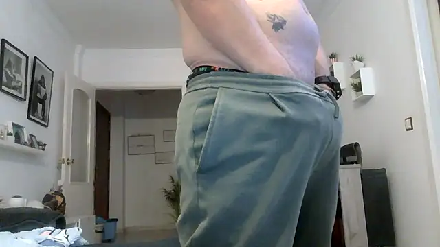 Snapshot of yanick931 chatting on 07/24/26, 09:46 yanick931 online show from 07/24/26, 09:46