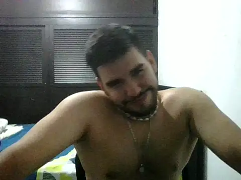 LatinBeardCali online show from 04/04/26, 12:53