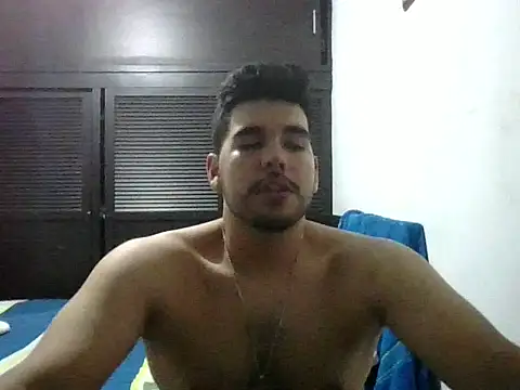 LatinBeardCali online show from 04/06/26, 08:32