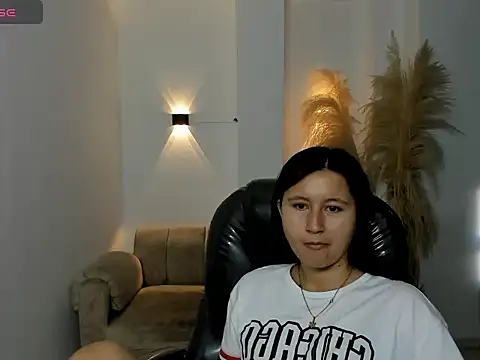 isabella grace18 online show from 04/20/26, 01:47