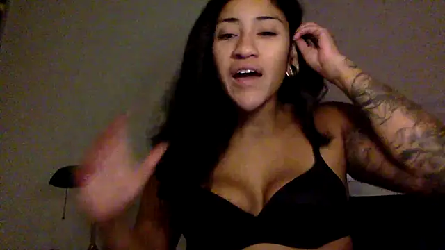 Snapshot of LatinaLoka chatting on 05/09/26, 02:50 LatinaLoka online show from 05/09/26, 02:50