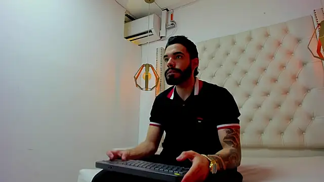 JEAN LEWIS2 online show from 04/27/26, 07:23