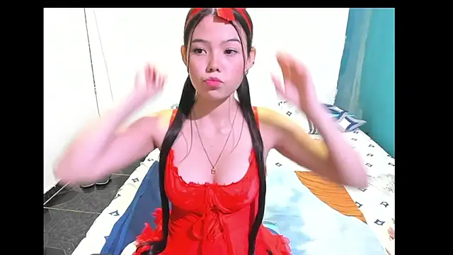 Snapshot of Draculaura_X chatting on 07/12/26, 08:11 Draculaura X online show from 07/12/26, 08:11