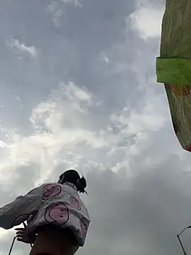 sylphiee  online show from 03/28/26, 09:47