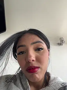 sylphiee  online show from 04/01/26, 04:04