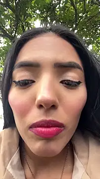 sylphiee  online show from 04/11/26, 07:29