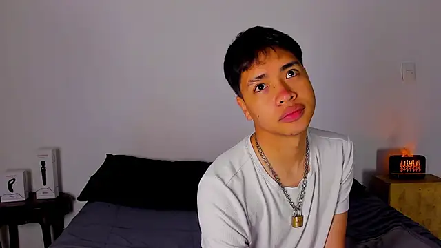 Lee Colee online show from 04/28/26, 01:37