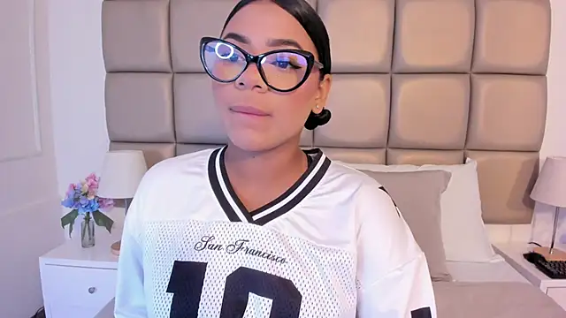 lilly williamss online show from 04/25/26, 03:20