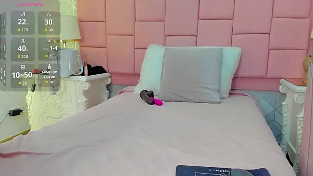 SelenaMiel online show from 04/28/26, 03:33