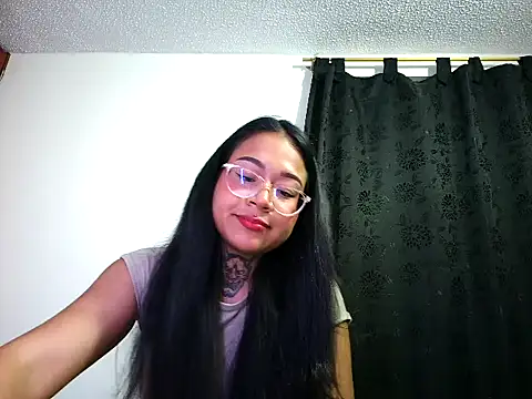 Snapshot of honeyblue12 chatting on 03/14/26, 11:54 honeyblue12 online show from 03/14/26, 11:54