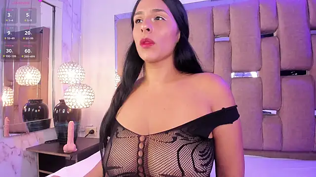 NinaBloom  online show from 04/23/26, 12:15