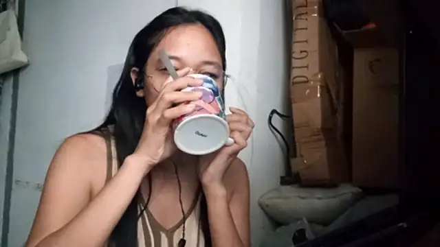 Snapshot of JenetteCarnley chatting on 03/16/26, 12:27 JenetteCarnley online show from 03/16/26, 12:27