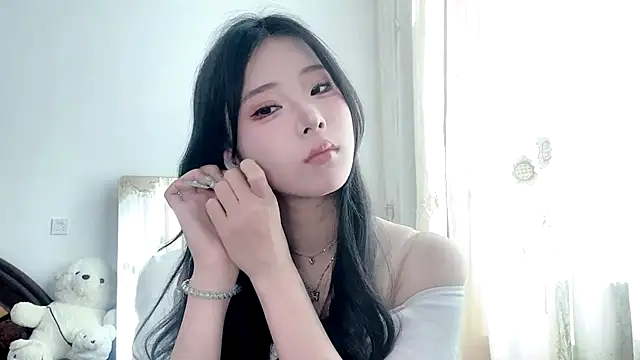 yiyibaby2026 online show from 04/19/26, 02:22