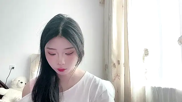 yiyibaby2026 online show from 04/28/26, 02:27