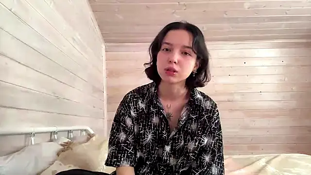 KateMiragee online show from 03/24/26, 10:20