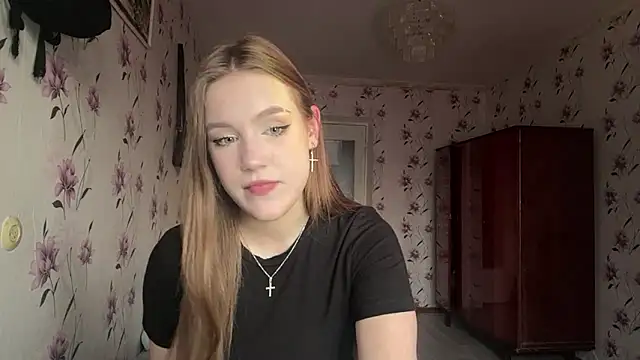 AnnaWasp online show from 03/28/26, 04:12