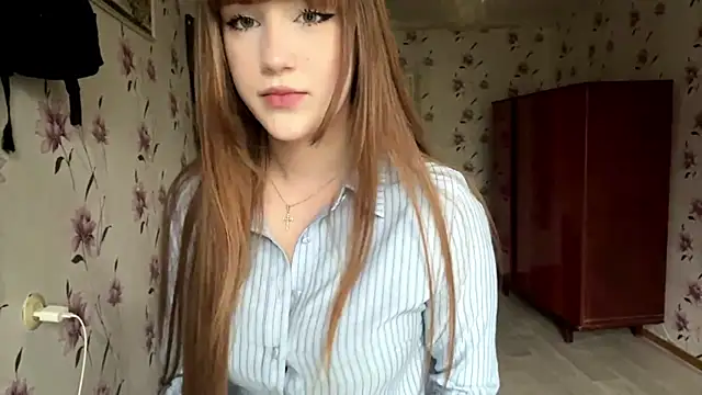 Snapshot of AnnaWasp chatting on 05/18/26, 04:18 AnnaWasp online show from 05/18/26, 04:18