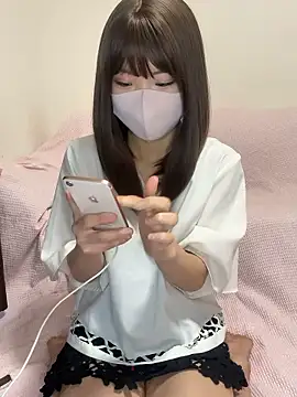 Snapshot of ichigonoiichan chatting on 04/26/26, 11:57 ichigonoiichan online show from 04/26/26, 11:57