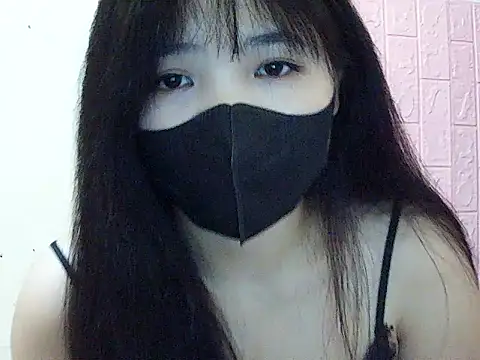Snapshot of VyVy18 chatting on 04/02/26, 12:58 VyVy18 online show from 04/02/26, 12:58