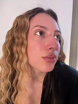 EvaRyen  online show from 04/15/26, 03:30