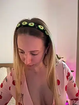 EvaRyen  online show from 04/29/26, 02:32