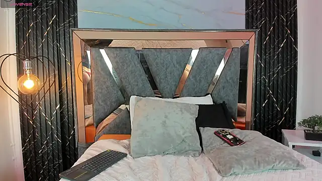 Safiro Evans online show from 03/20/26, 01:27